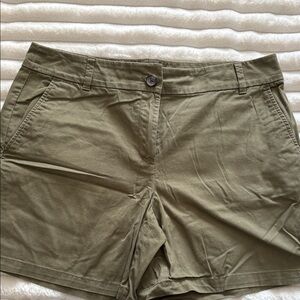 LOFT Green Khaki Women's Shorts